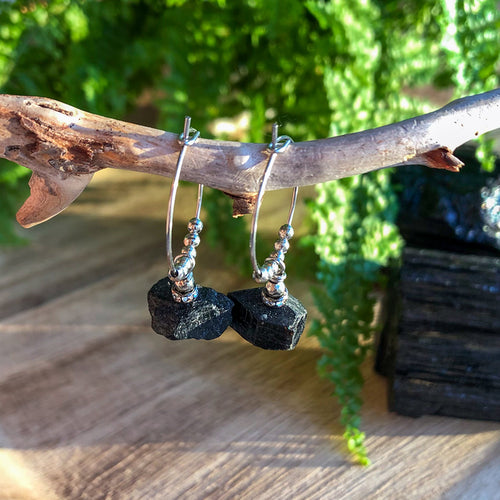 Korvakorut - Musta Turmaliini