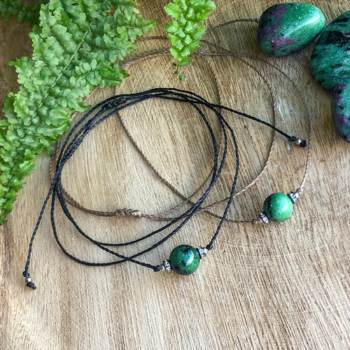 Choker Kaulakoru - Rubiini Zoisiitti