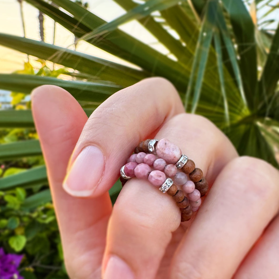 Sormus - Rodoniitti x Santelipuu