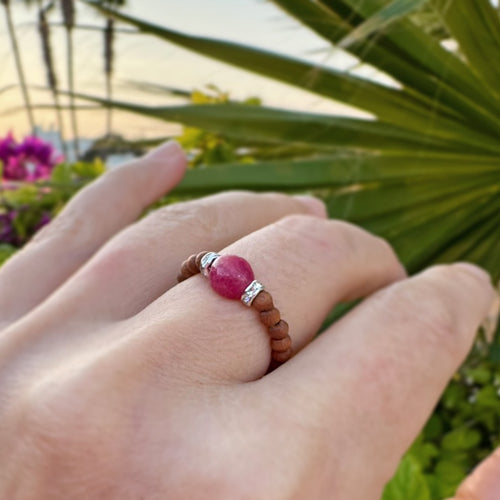 Sormus - Rubiini x Santelipuu