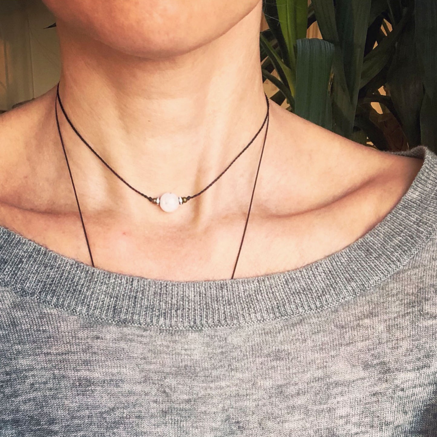 Choker Kaulakoru - Kuukivi